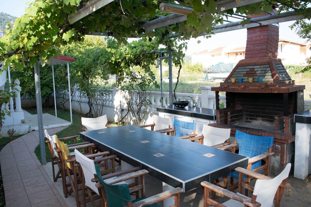 Nereids Apartments And Studios Chrysi Ammoudia Bagian luar foto