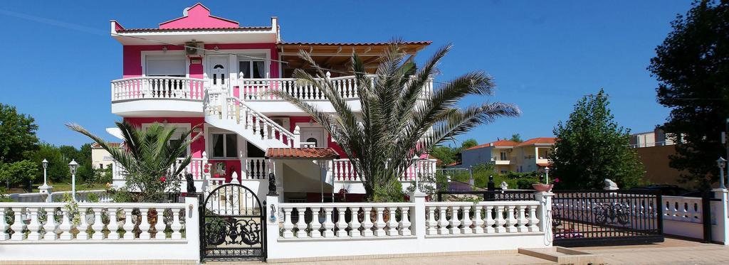 Nereids Apartments And Studios Chrysi Ammoudia Bagian luar foto
