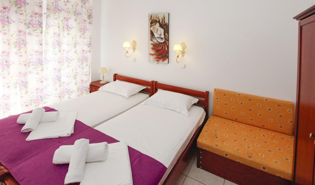 Nereids Apartments And Studios Chrysi Ammoudia Bagian luar foto