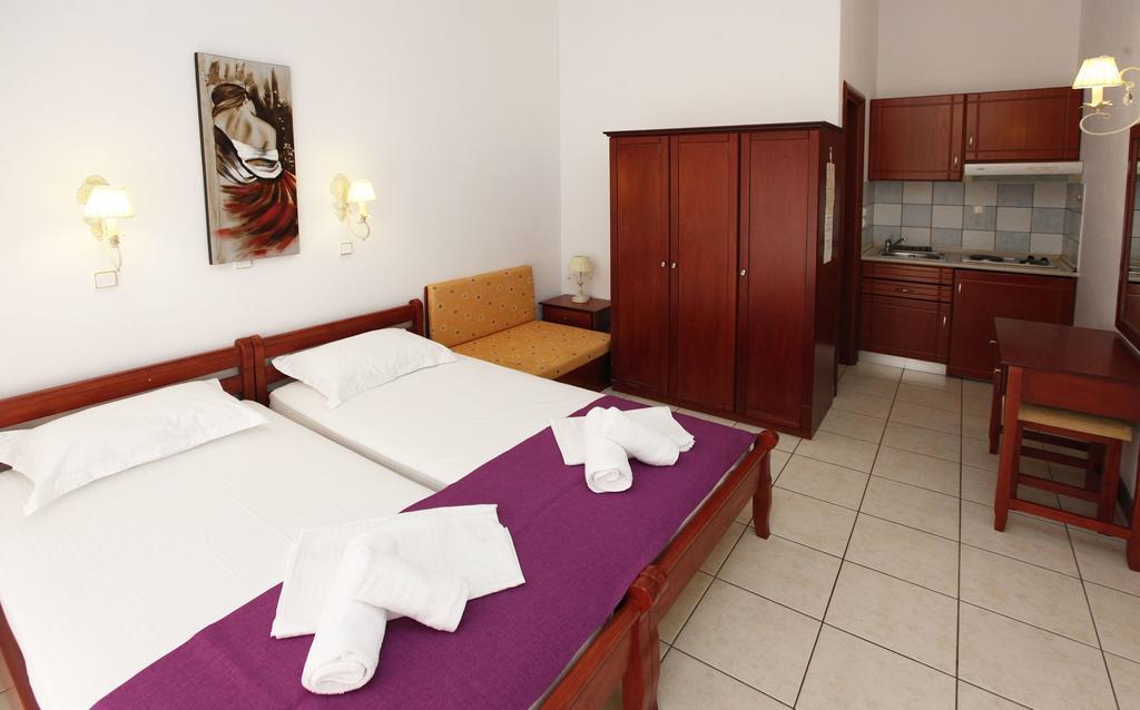 Nereids Apartments And Studios Chrysi Ammoudia Bagian luar foto