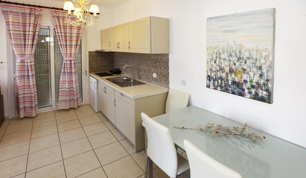 Nereids Apartments And Studios Chrysi Ammoudia Bagian luar foto
