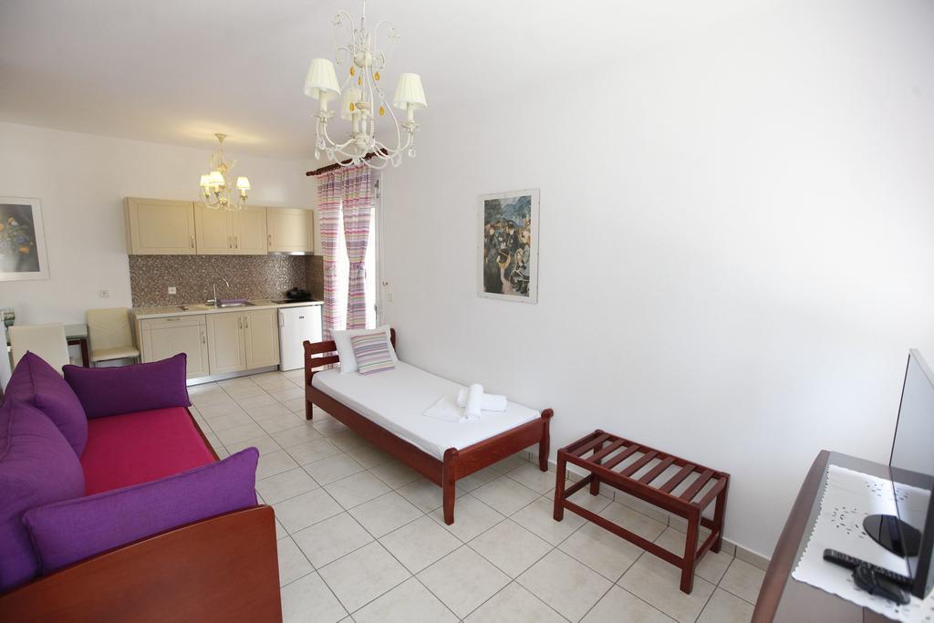 Nereids Apartments And Studios Chrysi Ammoudia Bagian luar foto