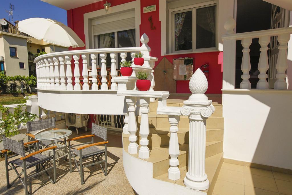 Nereids Apartments And Studios Chrysi Ammoudia Bagian luar foto